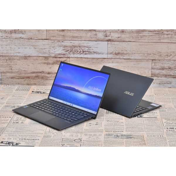 Asus ZenBook 14 Ultralight i5/8gb/512gb